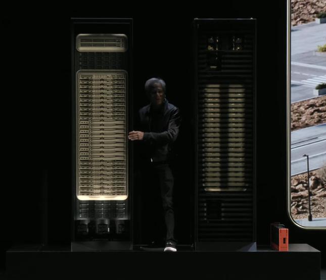 黃仁勛描繪AI驅(qū)動的未來科技藍(lán)圖 6G、量子計(jì)算、機(jī)器人、自動駕駛與物聯(lián)網(wǎng)技術(shù)研發(fā)的深度融合